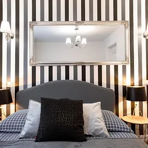https://clicktheflat-old-town-apartment.warsawhotelspoland.com